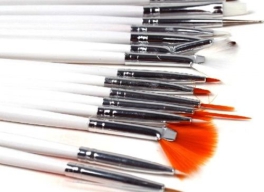 CÁCH VỆ SINH CỌ VẼ NAIL ĐÚNG CÁCH VÀ BẢO QUẢN.