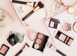 NHỮNG ĐIỀU BẠN CẦN BIẾT KHI LỰA CHỌN NGHỀ TRANG ĐIỂM