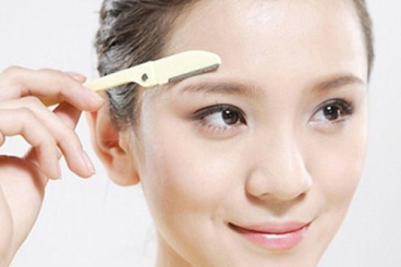 BẬT MÍ CÁCH CẠO LÔNG MÀY CHUẨN FORM PHÙ HỢP VỚI MẶT