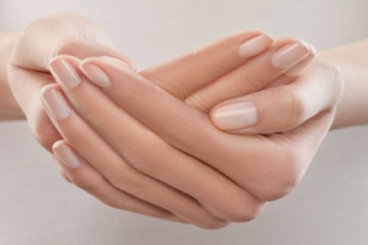 5 CÁCH GIÚP BẠN SỞ HỮU ĐÔI TAY MỀM MẠI, HỒNG HÀO