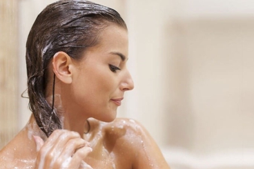 CÁCH GỘI ĐẦU ĐÚNG CÁCH, CHUẨN SALON GIÚP TÓC GIẢM GÃY RỤNG