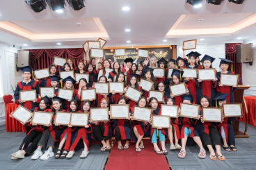 TƯNG BỪNG KHAI GIẢNG KHOÁ HỌC NGHỀ KỸ THUẬT VIÊN SPA - CHĂM SÓC DA & PHUN XĂM THẨM MỸ