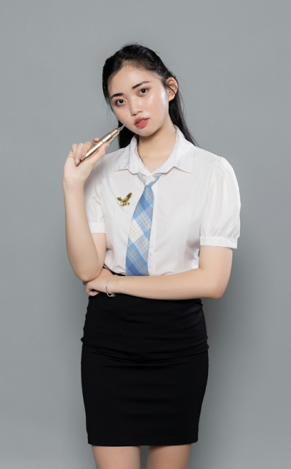 CÔ VÕ HOÀNG TÚ TRÂN