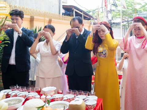 Khai trương đầu xuân 2024