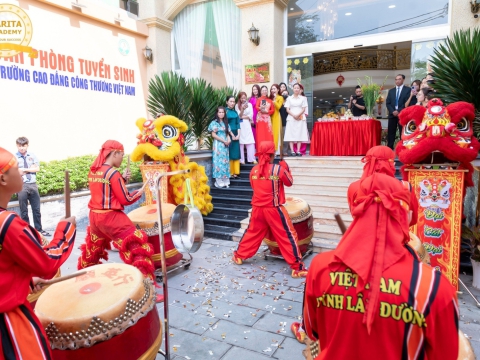 Khai trương đầu xuân 2024