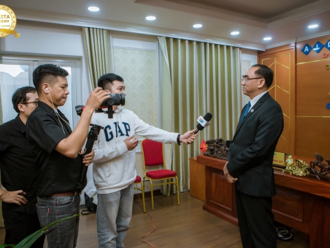 HTV quay phóng sự phỏng vấn ngành làm đẹp tại carita academy