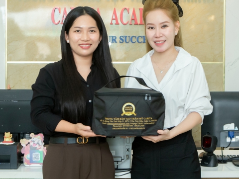Khi học viên đi học nghề mà tưởng đâu đi... tiếp tế lương thực cho cô giáo!