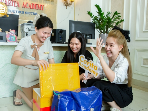 Khi học viên đi học nghề mà tưởng đâu đi... tiếp tế lương thực cho cô giáo!
