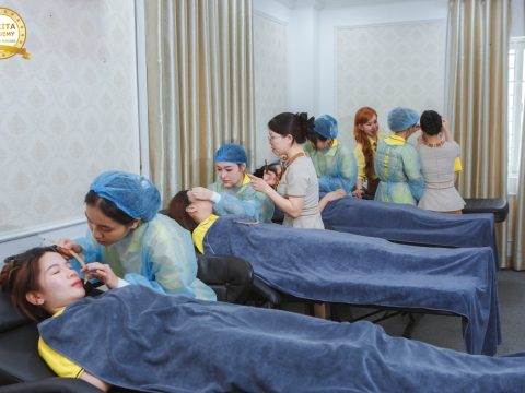 Học phun xăm thẩm mỹ mở đường tương lai ổn định