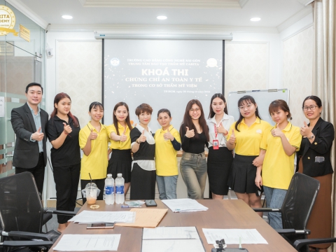 HÀO HỨNG VỚI NHỮNG CƠ HỘI MỚI SAU KỲ THI CHỨNG CHỈ AN TOÀN Y TẾ