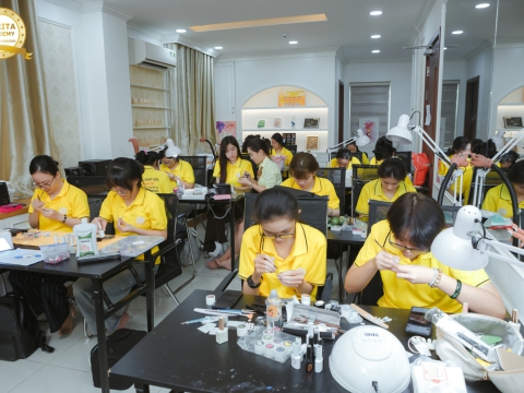 MẪU NAIL ỨNG DỤNG SALON “CỰC BÁNH CUỐN” CHO HỌC VIÊN CARITA ACADEMY