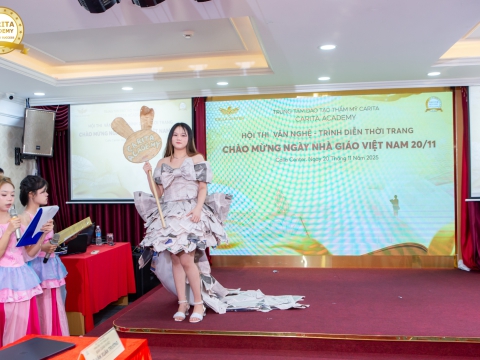 Thời trang tái chế - Lớp phun xăm