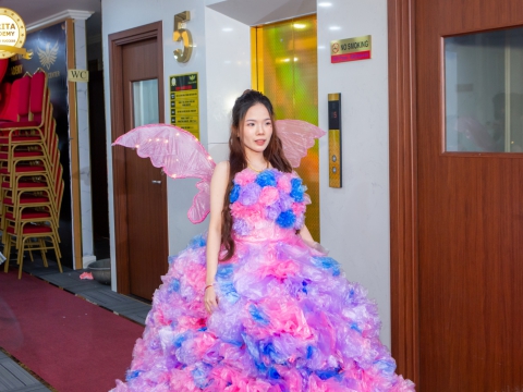 Thời trang tái chế - Lớp phun xăm