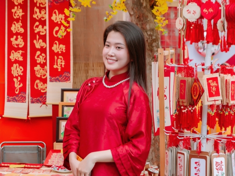 Du xuân cùng Carita, gửi nhau cả năm bình an