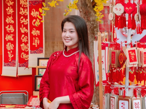 Du xuân cùng Carita, gửi nhau cả năm bình an