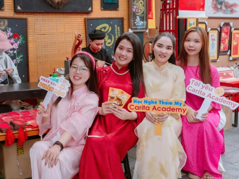 Du xuân cùng Carita, gửi nhau cả năm bình an