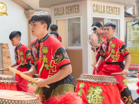 Màn Múa Lân “Chấn Động” Mở Màn Tuyển Sinh 2026 tại Carita Academy