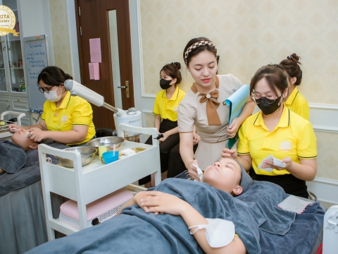 90 NGÀY ĐỂ TRỞ THÀNH CHUYÊN VIÊN SPA CHUYÊN NGHIỆP