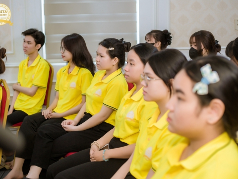 Khai giảng lớp học chuyên viên tư vấn thẩm mỹ 16,17,18/04/2026