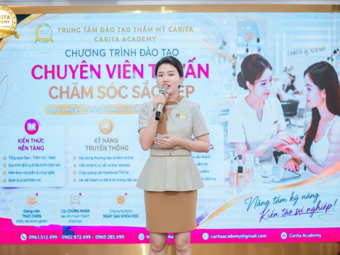 Lớp học chuyên viên tư vấn thẩm mỹ