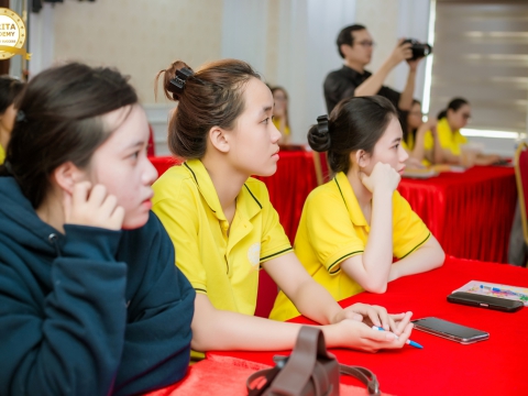 Lớp học chuyên viên tư vấn thẩm mỹ