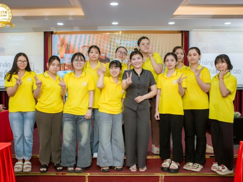 Lớp học chuyên viên tư vấn thẩm mỹ