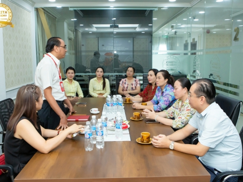 CARITA ACADEMY VINH DỰ ĐÓN TIẾP ĐOÀN UBND PHƯỜNG TÂN THỚI HIỆP ĐẾN THĂM VÀ CHÚC MỪNG NGÀY DOANH NHÂN VIỆT NAM 13/10