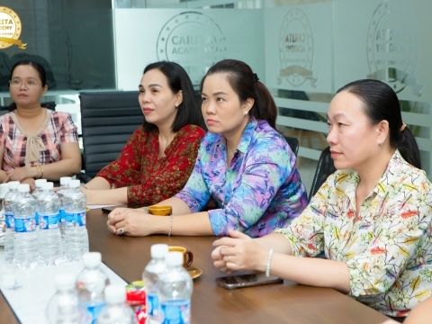 CARITA ACADEMY VINH DỰ ĐÓN TIẾP ĐOÀN UBND PHƯỜNG TÂN THỚI HIỆP ĐẾN THĂM VÀ CHÚC MỪNG NGÀY DOANH NHÂN VIỆT NAM 13/10