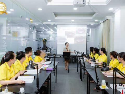 Ở nhà nội trợ nhưng vẫn tự chủ kinh tế