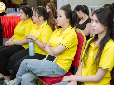 LỚP HỌC NỐI MI