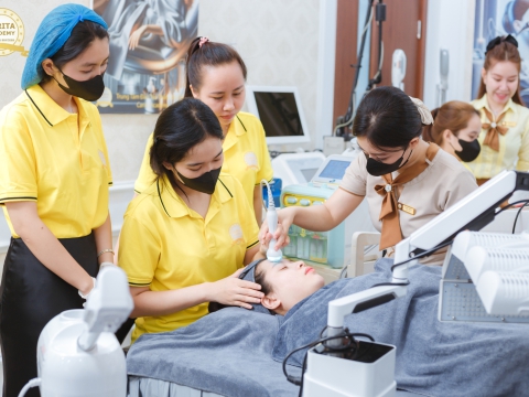 Khởi đầu sự nghiệp spa