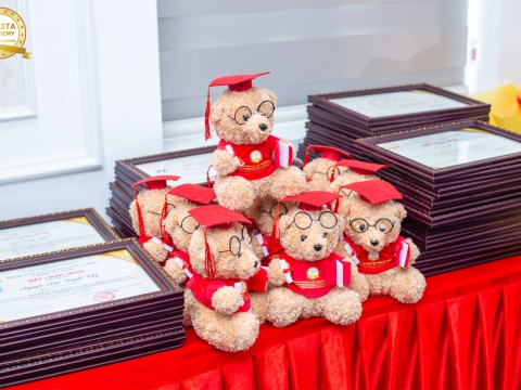 LỄ TỐT NGHIỆP TẠI CARITA ACADEMY