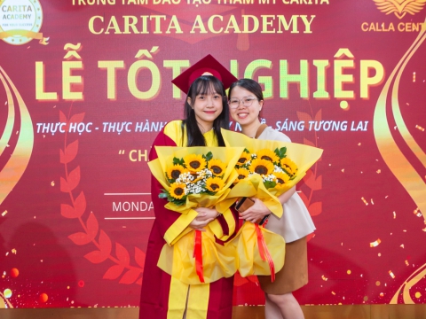 CÔ ĐÀO CÙNG HỌC VIÊN LỚP PHUN XĂM