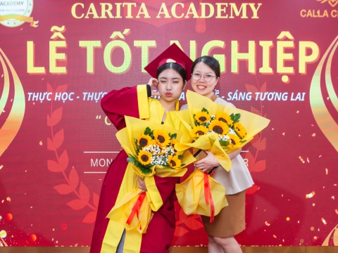 CÔ ĐÀO CÙNG HỌC VIÊN LỚP PHUN XĂM