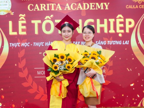 CÔ ĐÀO CÙNG HỌC VIÊN LỚP PHUN XĂM