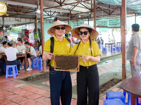 Cùng các học viên xinh đẹp Carita Academy