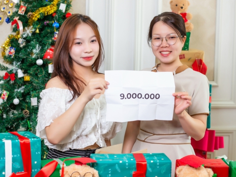 Hộp quà giáng sinh tại Carita Academy