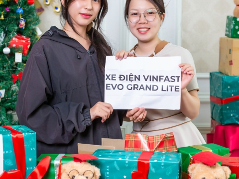 5 Hộp quà Noel - Xe điện Vinfast