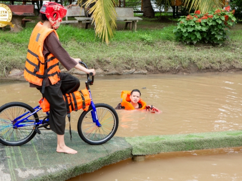 TRÒ CHƠI TẠI CỒN PHỤNG BẾN TRE