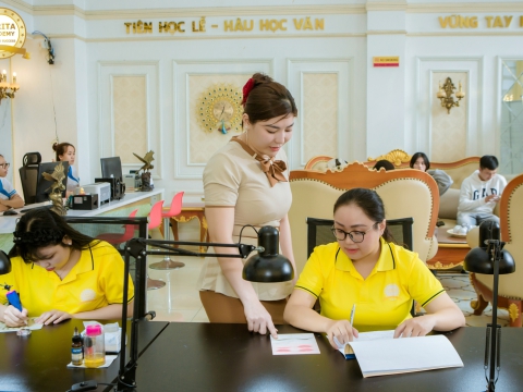 PHUN XĂM THẨM MỸ – NGHỀ "HÁI RA TIỀN"
