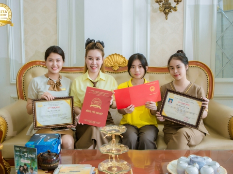 HTV quay phóng sự phỏng vấn ngành làm đẹp tại carita academy