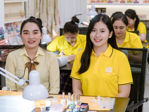  24 TUỔI CÔNG VIỆC CÒN LÔNG BÔNG? HỌC NGAY NGHỀ NAIL - ỔN ĐỊNH TƯƠNG LAI CÙNG CARITA ACADEMY!