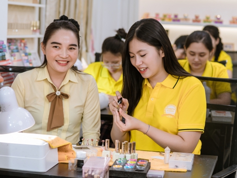  24 TUỔI CÔNG VIỆC CÒN LÔNG BÔNG? HỌC NGAY NGHỀ NAIL - ỔN ĐỊNH TƯƠNG LAI CÙNG CARITA ACADEMY!