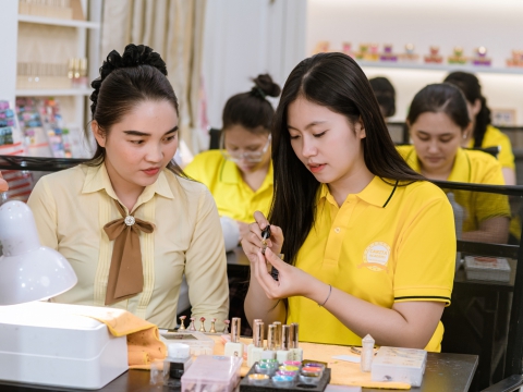  24 TUỔI CÔNG VIỆC CÒN LÔNG BÔNG? HỌC NGAY NGHỀ NAIL - ỔN ĐỊNH TƯƠNG LAI CÙNG CARITA ACADEMY!