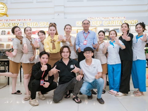 Tặng lịch Tết 2026