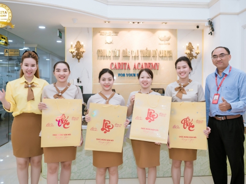 Tặng lịch Tết 2026