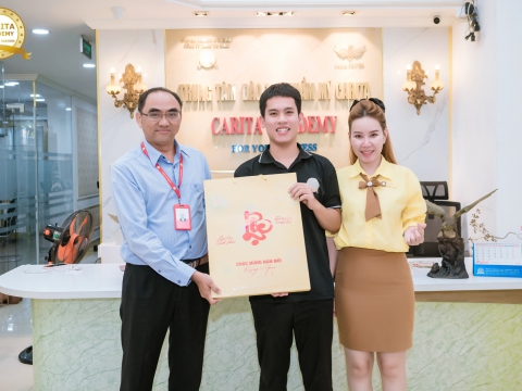 Tặng lịch Tết 2026