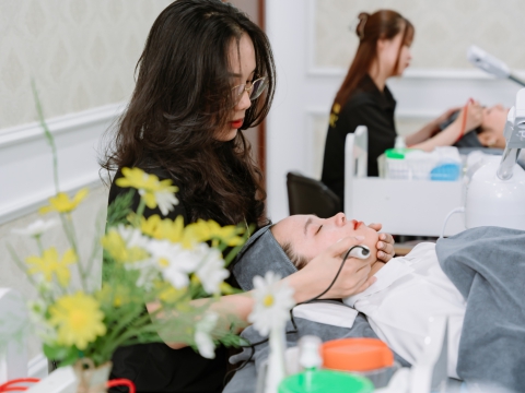 Phòng thực hành chăm sóc da Carita 