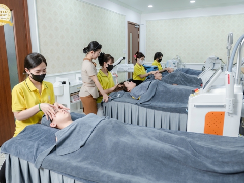 HỌC SPA - VỮNG CHẮC TAY NGHỀ