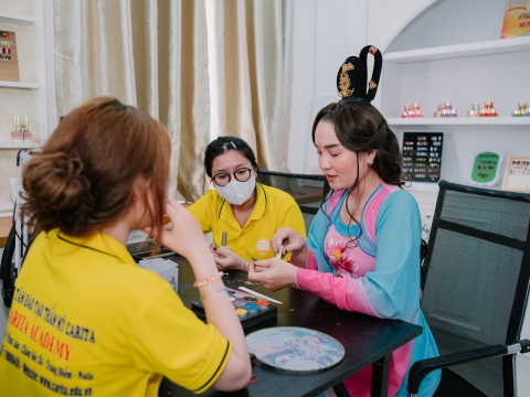 CHÚ CỘI HẠ TRẦN Đi HỌC NGHỀ NAIL: HÀNH TRÌNH TỪ GỐC ĐA ĐẾN TAY NGHỀ LÀM ĐẸP